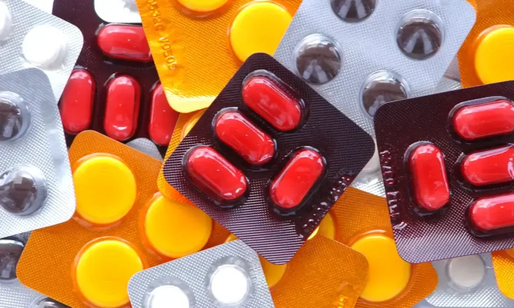 dados-do-pac-comprovam-que-a-compra-de-medicamentos-de-laboratorios-publicos-e-mais-vantajosa-medicamentos-de-laboratorios-publicos-custaram-apenas-19-por-cento-do-orcamento-da-saude-marcello-casal-jr-agencia-brasil-tvt-news