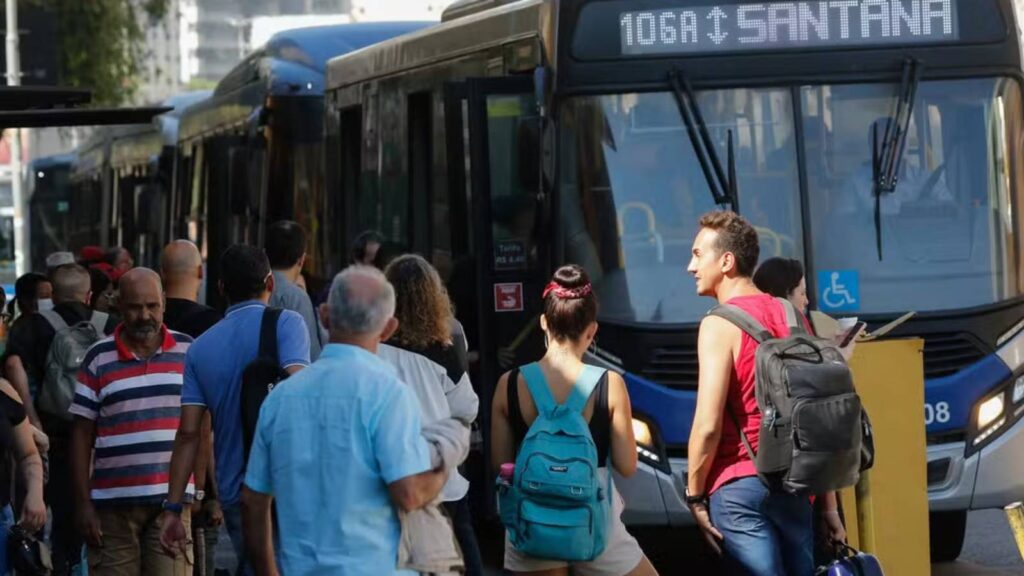 aumento-de-passagens-comeca-a-vigorar-hoje-em-sao-paulo-mpl-convocou-uma-manifestacao-contra-o-aumento-da-passagem-em-sp-foto-fernando-frazao-abr-tvt-news