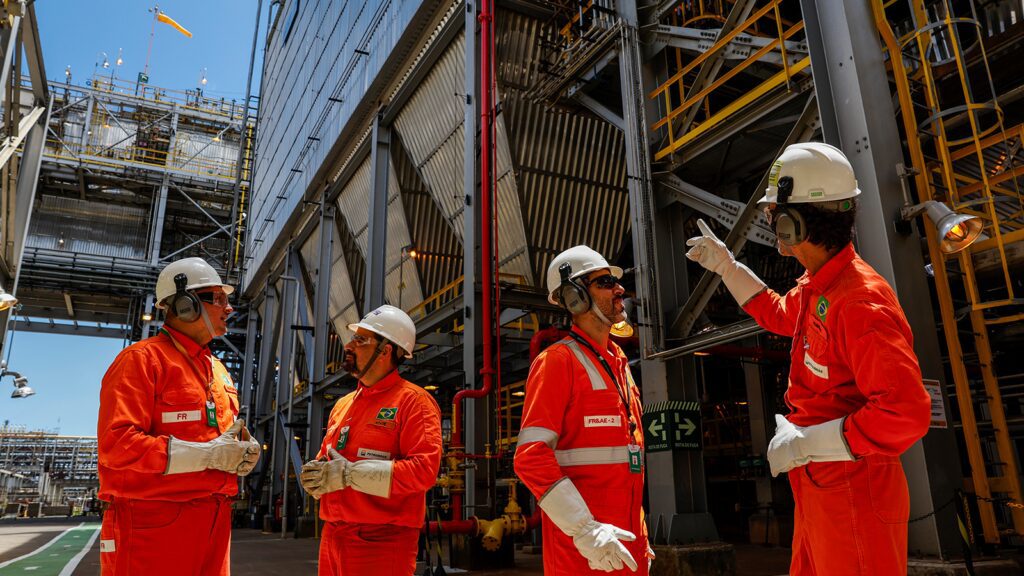 pre-sal-petroleo-abre-inscricoes-para-1-concurso-publico-sao-oferecidas-100-vagas-todas-para-o-rio-de-janeiro-foto-fernando-frazao-agencia-brasil-tvt-news