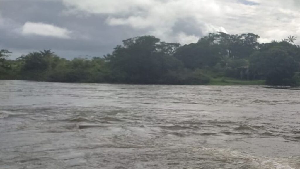 barragem-de-garimpo-ilegal-se-rompe-no-amapa-rio-amapari-foi-um-dos-afetados-pelos-rejeitos-da-barragem-foto-defesa-civil-do-amapa-tvt-news