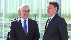 saiba-como-sera-o-passo-a-passo-do-julgamento-que-pode-tornar-bolsonaro-reu-o-ministro-alexandre-de-moraes-se-encontra-com-bolsonaro-em-2019-o-ministro-esta-na-primeira-turma-que-comeca-a-decider-se-bolsonaro-sera-reu-por-tentativa-de-golpe-de-estado-foto-marcos-correa-pr-tvt-news