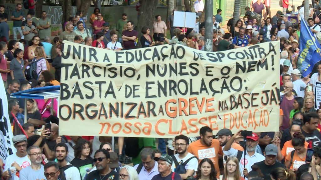 professores-estaduais-de-sp-vao-fazer-greve-em-25-de-abril-por-reajuste-salarial-professores-de-todas-as-regioes-do-estado-de-sao-paulo-aprovam-greve-de-24-horas-para-o-dia-25-de-abril-imagem-tvt-news-tvt-news