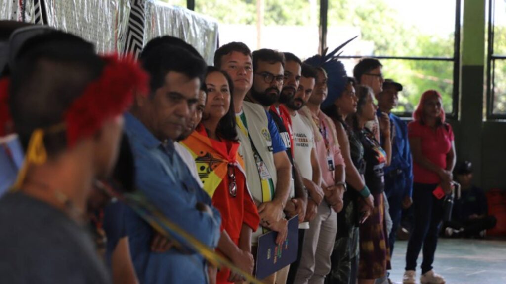 ministerios-entregam-75-computadores-em-aldeias-guarani-kaiowa-ato-reuniu-mais-de-300-pessoas-na-escola-estadual-indigena-mboeroy-foto-rafael-francisco-mdhc-tvt-news