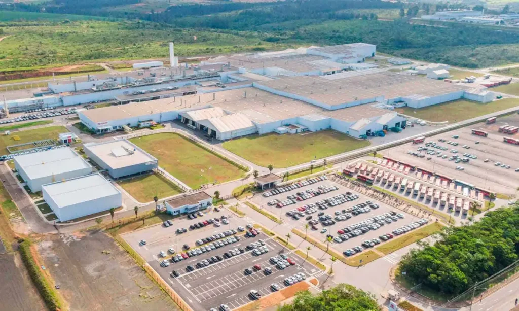 nova-fabrica-da-toyota-vai-gerar-12-mil-empregos-toyota-anunciara-investimentos-de-r$-11-bilhoes-no-brasil-nos-proximos-anos-com-previsao-de-lancamento-de-novos-modelos-de-automoveis-imagem-divulgacao-toyota-tvt-news