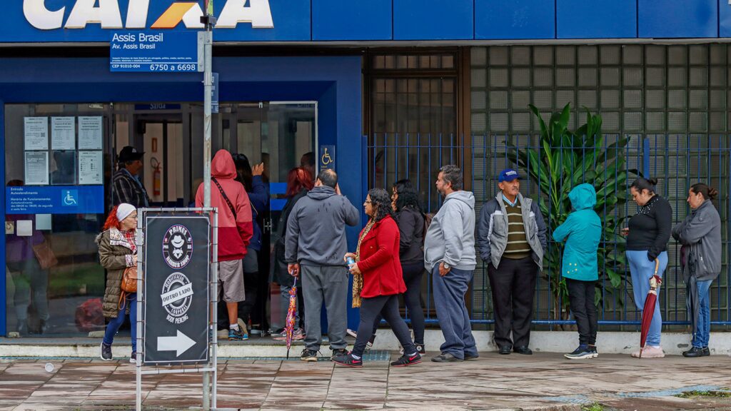 Soberania, democracia e direitos para os trabalhadores 2 emprestimo-consignado-para-clt-e-meis-comeca-nesta-sexta-21-para-solicitar-o-credito-do-trabalhador-a-pessoa-nao-precisa-enfrentar-filas-tudo-pode-ser-feito-digitalmente-foto-bruno-peres-agencia-brasil-tvt-news