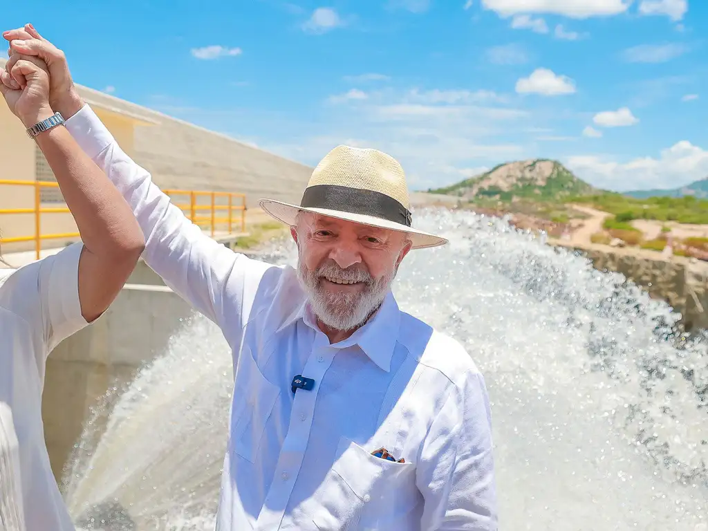 lula-inaugura-nova-barragem-da-transposicao-do-sao-francisco-no-rn-jucurutu-rn-19-03-2025-presidente-da-republica-luiz-inacio-lula-da-silva-e-a-governadora-do-rio-grande-do-norte-fatima-bezerra-durante-visita-a-barragem-de-oiticica-foto-ricardo-stuckert-pr-tvt-news