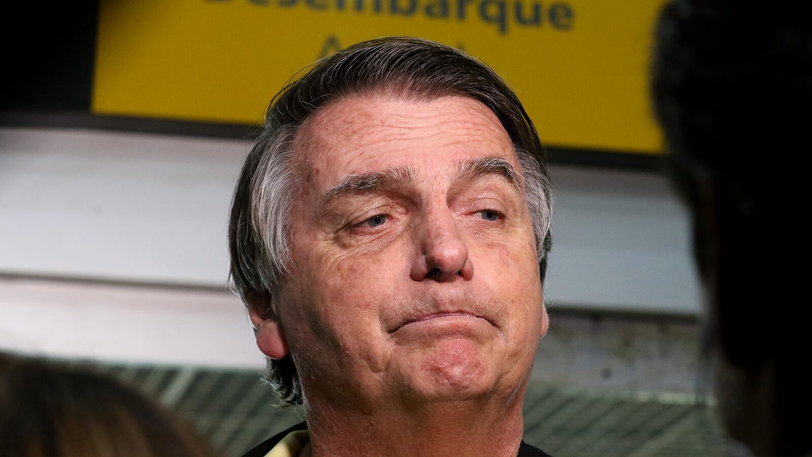 Bolsonaro internado; STF publica decisão que o tornou réu por golpe