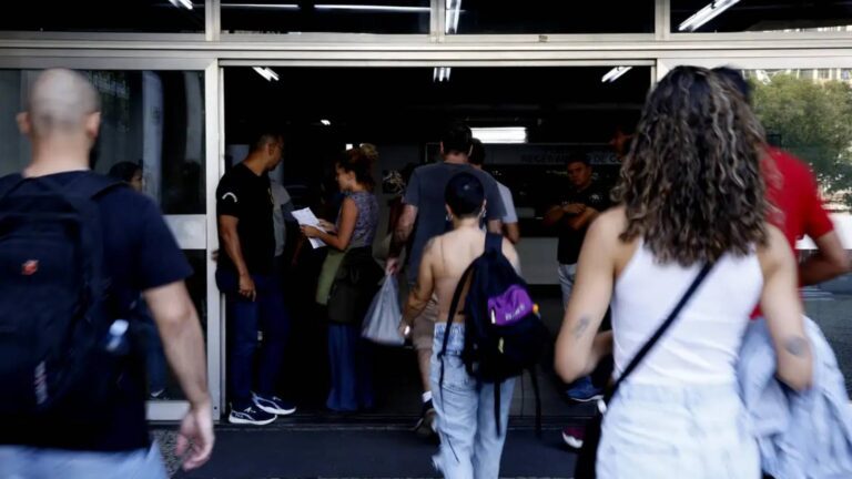 cnu-2025-tera-3352-vagas-em-35-orgaos-federais-do-total-de-vagas-2180-sao-para-convocacao-imediata-foto-tania-rego-agencia-brasil-tvt-news