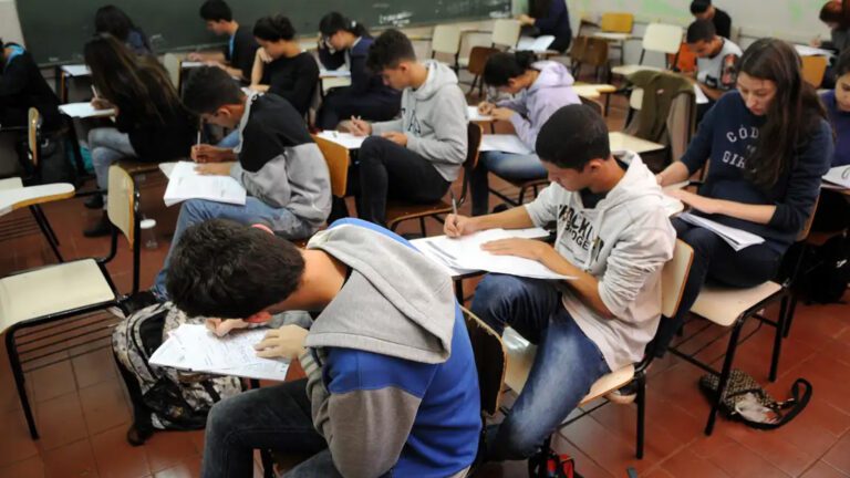 dia-mundial-da-educacao-relembre-programas-sociais-do-governo-lula-voltados-a-educacao-essas-politicas-publicas-facilitam-o-acesso-a-educacao-e-a-permanencia-de-estudantes-e-professores-na-area-gabriel-jabur-agencia-brasilia-tvt-news