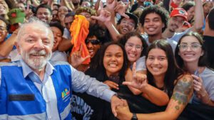 lula-e-estudantes-da-uff-campos-no-rio-de-janeiro-ricardo-stuckert-pr-tvt-news