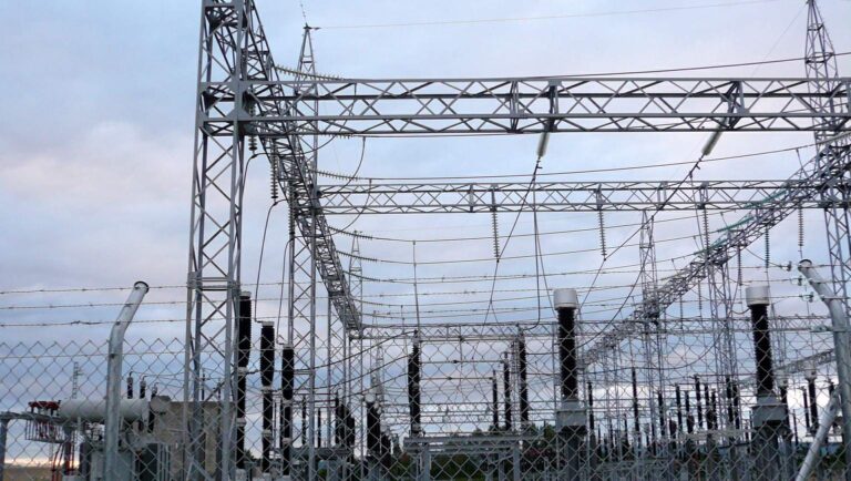 apagao-na-europa-espanha-e-portugal-ficam-sem-energia-e-sistemas-sao-afetados-apagao-comecou-na-espanha-mas-afeta-outros-paises-da-europa-foto-wiki-commons-reproducao-tvt-news