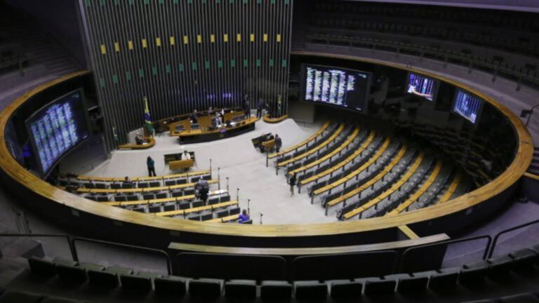 camara-reune-se-nesta-terca-feira-com-23-projetos-em-pauta-outro-projeto-promove-saude-mental-para-profissionais-de-saude-foto-kayo-magalhaes-camara-tvt-news