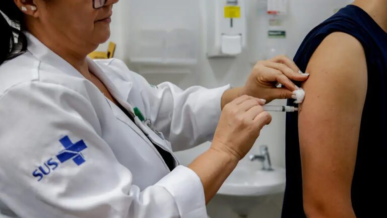 semana-de-vacinacao-nas-americas-quer-aplicar-66-5-milhoes-de-doses-esforco-continental-busca-aumentar-as-coberturas-vacinais-na-semana-de-vacinacao-nas-americas-ate-3-de-maio-paulo-pinto-agencia-brasil-tvt-news