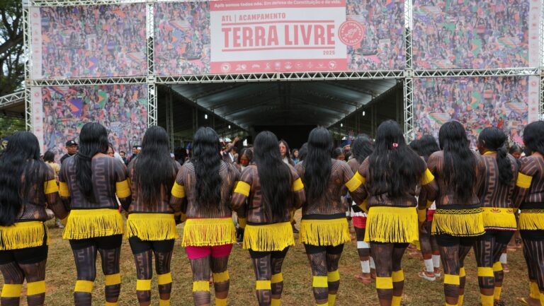 mais-de-6-mil-indigenas-se-reunem-no-acampamento-terra-livre-o-acampamento-terra-livre-atl-a-maior-assembleia-dos-povos-e-organizacoes-indigenas-do-brasil-acontece-em-brasilia-foto-fabio-rodrigues-pozzebom-agencia-brasil-tvt-news