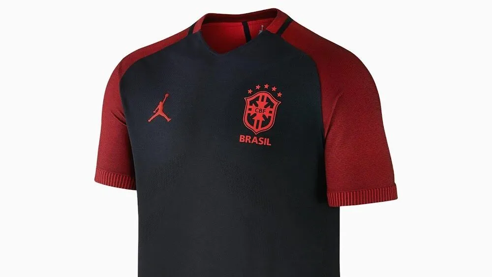 Segundo o Footy-Headlines,-o-time-brasileiro-terá-uma-camisa-vermelha-como-segundo-uniforme-para-a-competição.