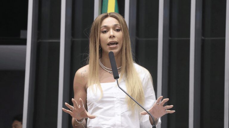 erika-hilton-embaixada-dos-eua-reafirma-transfobia-deputada-federal-erika-hilton-havia-sido-convidada-para-palestrar-no-brazil-conference-at-harvard-mit-2025-foto-bruno-spada-camara-dos-deputados-tvt-news