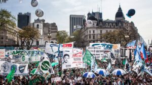 centrais-sindicais-argentinas-preparam-greve-geral-de-24-horas--trabalhadores-acusam-o-governo-de-favorecer-a-desigualdade--foto-carlos-sainz-ochoa-emergentes-tvt-news