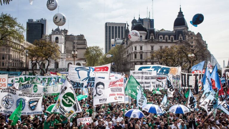 centrais-sindicais-argentinas-preparam-greve-geral-de-24-horas--trabalhadores-acusam-o-governo-de-favorecer-a-desigualdade--foto-carlos-sainz-ochoa-emergentes-tvt-news