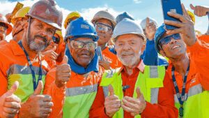 TVTNews 25 lula-irmao-diz-que-o-presidente-pensa-em-quarta-reeleicao-lula-pode-vencer-no-segundo-turno-contra-todos-os-possiveis-nomes-da-direita-em-pesquisa-feita-em-marco-de-2025-foto-ricardo-stuckert-pr-tvt-news