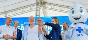 dando-inicio-a-campanha-nacional-de-vacinacao-contra-influenza-lula-recebe-a-imunizacao-durante-cerimonia-de-inauguracao-da-fabrica-da-novo-nordisk-ricardo-stuckert-pr-tvt-news