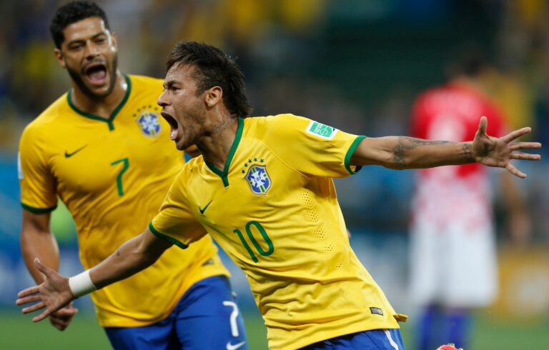 na-neo-quimica-arena-neymar-marcou-dois-gols-na-vitoria-da-selecao-por-3-a-1-sobre-a-croacia-em-junho-de-2014-na-abertura-da-copa-do-mundo-do-brasil-creditos-rafael-ribeiro-cbf-tvt-news