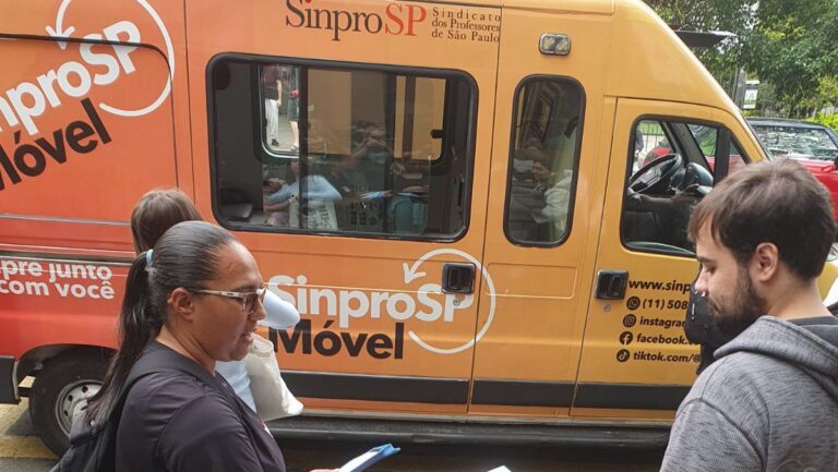 TVTNews 5 professores-do-ensino-superior-declaram-estado-de-greve-professores-do-ensino-superior-votaram-pelo-estado-de-greve-sinprosp-faz-panfletagem-em-frente-as-instituicoes-foto-sinprosp-tvt-news