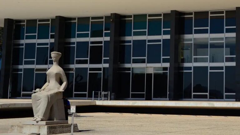 maioria-do-stf-mantem-indenizacao-de-eduardo-bolsonaro-a-jornalista-o-julgamento-deve-terminar-nesta-sexta-feira-11-e-possivel-que-algum-ministro-peca-mais-tempo-de-analise-foto-marcello-casal-jr-agencia-brasil