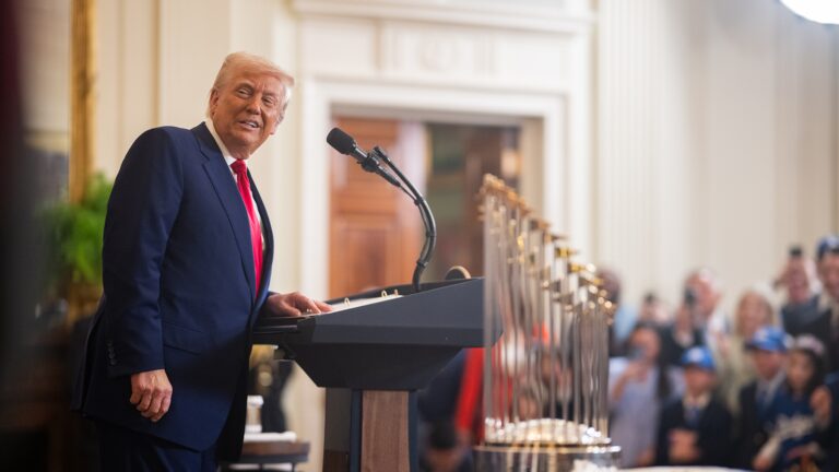 trump-casa-branca-confirma-tarifa-de-104-para-china-trump-havia-dado-24h-para-china-retirar-sua-tarifa-de-retaliacao-foto-casa-branca-reproducao-tvt-news