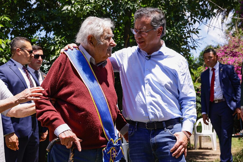 Líderes, políticos e movimentos lamentam morte de Mujica 3 pepe-mujica-jose-alberto-pepe-mujica-cordano-e-um-politico-da-esquerda-da-america-latina-e-agricultor-uruguaio-foi-presidente-do-uruguai-entre-2010-e-2015-apos-deixar-a-presidencia-foi-senador-de-marco-de-2015-ate-agosto-de-2018-foto-wikimedia-commons-tvt-news
