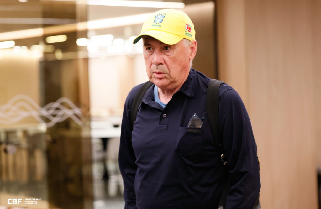 Novo-treinador-da Selecao-Brasileira-Carlo Ancelotti--desembarcou-no-Brasil-na-noite-deste domingo-25-tvt-news
