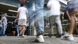 enem-estudantes-da-rede-publica-terao-pre-inscricao-automatica-estudantes-de-escolas-publicas-tem-isencao-da-taxa-de-inscricao-foto-paulo-pinto-agencia-brasil-tvt-news