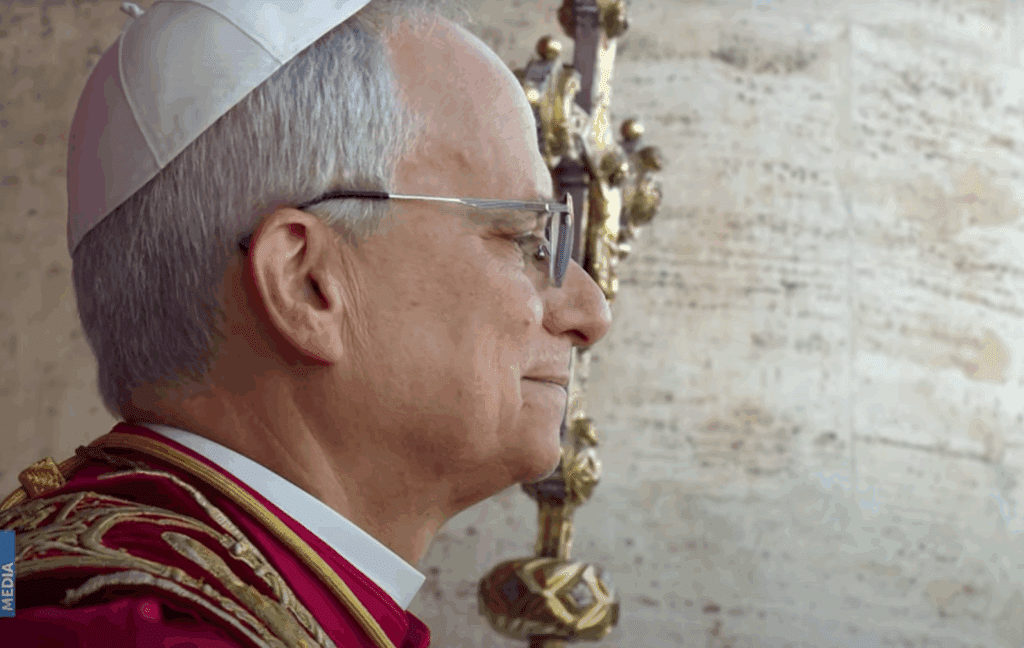 Qual a origem do nome do Papa Leão XIV 7 habemus-papam-fumaca-branca-no-vaticano-chamine-na-capela-sistina-fumaca-branca-indica-que-o-papa-for-eleito-imagem-reproducao-vatican-news-tvt-news