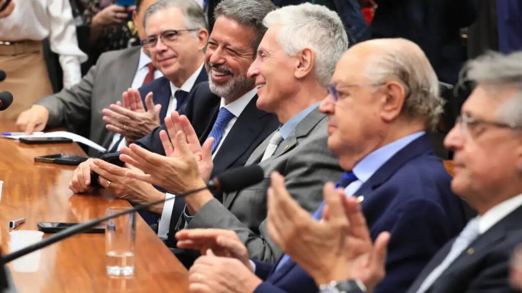 camara-instala-comissao-sobre-isencao-do-imposto-de-renda-ate-5-mil-nossa-vontade-e-entregar-ainda-no-primeiro-semestre-disse-lira-foto-lula-marques-abr-tvt-news