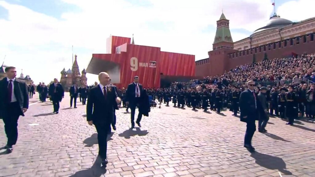 russia-celebra-80-anos-do-dia-da-vitoria-com-desfile-militar-povo-sovietico-esmagou-o-nazismo-e-salvou-o-mundo-da-escravidao-disse-putin-foto-reproducao-sputnik-brasil-tvt-news