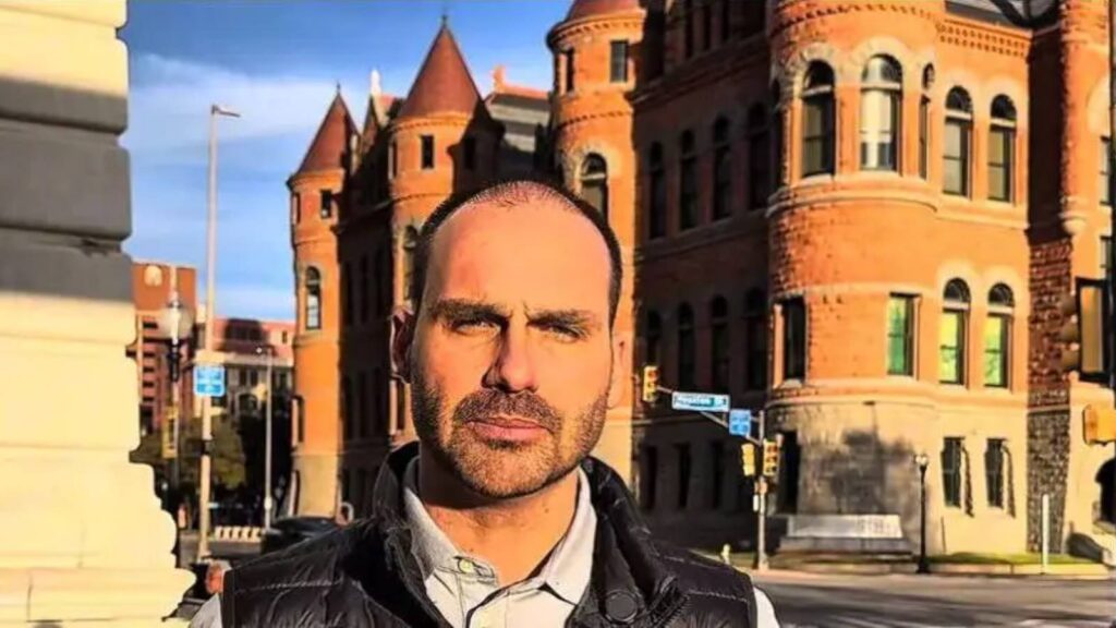 pgr-pede-investiga-contra-eduardo-bolsonaro-por-atuacao-nos-eua-bolsonaro-conspira-para-tentar-enquadrar-moraes-na-lei-magnitsky-foto-reproducao-youtube-tvt-news