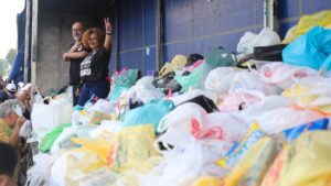 sindicatos-do-abc-arrecadam-140-toneladas-de-alimentos-no-1o-de-maio-evento-reuniu-mais-de-70-mil-pessoas-foto-roberto-parizotti-tvt-news