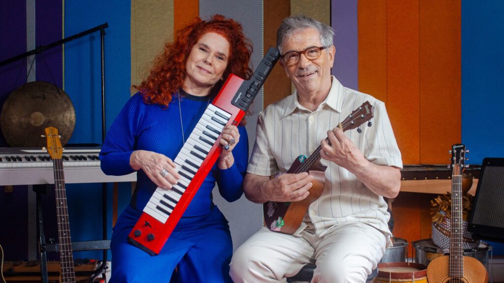 Ocupação-Palavra-Cantada-relembra-a-música-infantil-da-dupla-em-exposição-no-Itaú-Cultural-e-muito-honroso-para-nos-sermos-homenageados-pelo-itaú-cultural-atraves-desta-ocupacao-tao-ludica-e-encantadora-comentam-sandra-peres-e-paulo-tatit-andre-seiti-itau-cultural-tvt-news