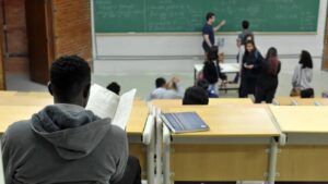 bolsistas-comecam-a-receber-pagamentos-do-pe-de-meia-licenciaturas-r-700-estao-disponiveis-para-saque-imediato-pelos-estudantes-foto-marcello-casal-jr-agencia-brasil-tvt-news
