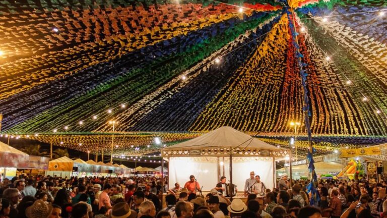 sao-joao-sergipe-arraia-do-povo-festejo-beira-mar-mes-forro-shows-ze-vaqueiro-pablo-solange-almeida-simone-mendes-divulgacao-secult