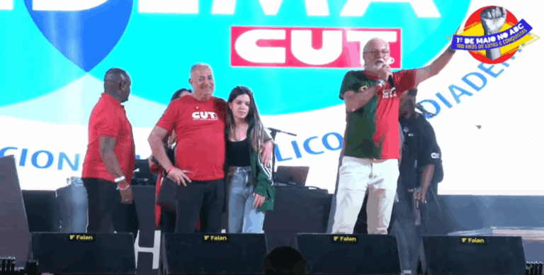 primeiro-de-maio-sindicalistas-reivindicam-fim-da-escala-6x1-presidente-do-sindicato-dos-bancarios-do-abc-gheorge-vitti-durante-ato-de-1-de-maio-reproducao-smabc-tvt-news
