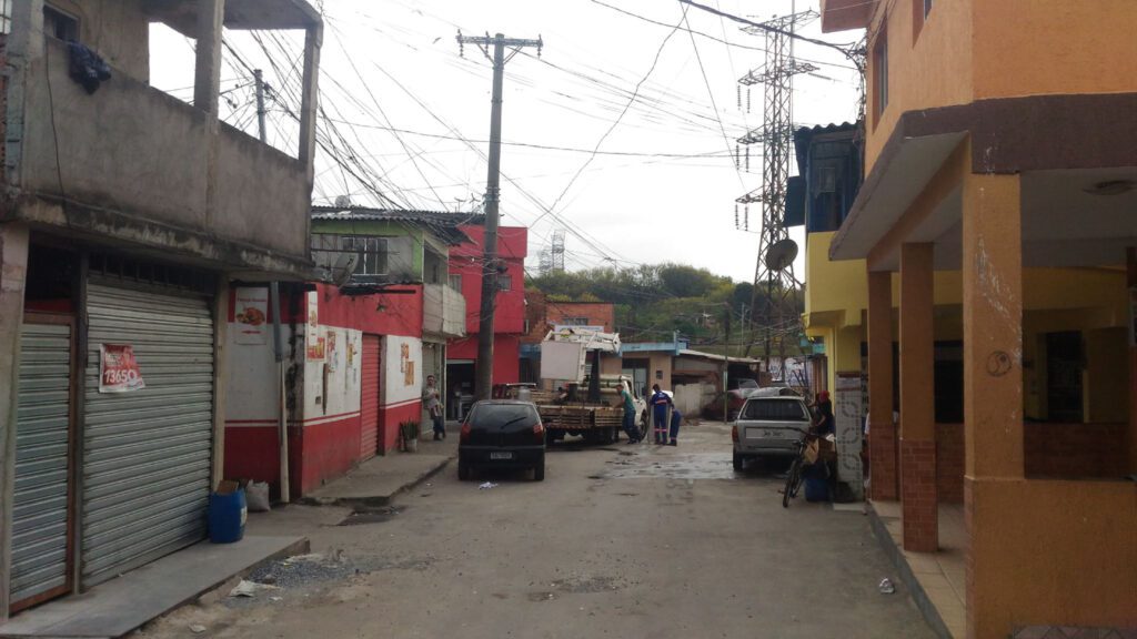 Comunidade do Areião protesta por moradia em São Paulo 1 comunidade-do-areiao-protesto-moradia-sp-moradores-pediram-condicoes-dignas-de-moradia-em-manifestacao-foto-favela-do-areiao-facebook-tvt-news