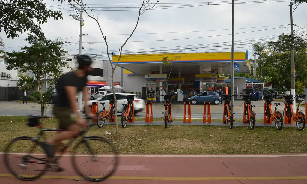projeto-remunerar-quem-usa-bicicleta-bilhete-unico-viagens-de-bicicleta-cresceram-25-por-cento-entre-2017-e-2023-foto-rovena-rosa-agencia-brasil