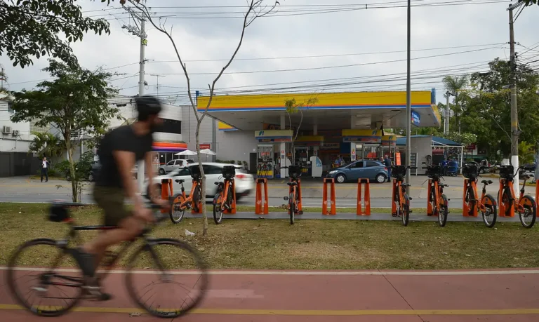 projeto-remunerar-quem-usa-bicicleta-bilhete-unico-viagens-de-bicicleta-cresceram-25-por-cento-entre-2017-e-2023-foto-rovena-rosa-agencia-brasil