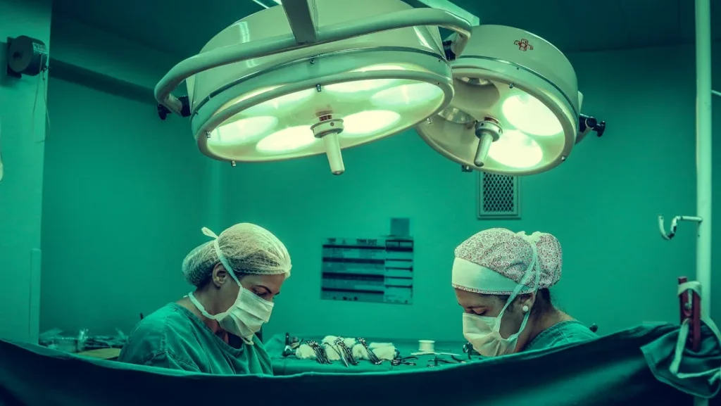 Cirurgia bariátrica: veja novas regras que incluem adolescentes 1 cirurgia-bariatrica-cfm-amplia-regras-e-inclui-adolescentes-resolucao-da-cfm-define-regras-de-hospitais-para-fazer-cirurgia-bariatrica-imagem-pexels-tvt-news