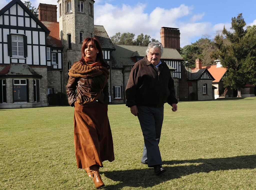 Líderes, políticos e movimentos lamentam morte de Mujica 6 morre-pepe-mujica-pepe-mujica-com-a-ex-presidente-da-argentina-cristina-kirchner-foto-presidencia-de-la-nacion-argentina-wikimedia-commons
