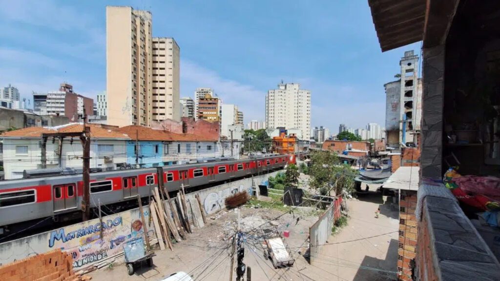 moinho-lula-tarcisio-acordo-moradias-gratuitas-o-acordo-de-cessao-da-area-foi-retomado-foto-governo-de-sao-paulo-comitiva-de-ministros-do-governo-lula-visitou-a-comunidade-nesta-quinta-feira-15-foto-governo-de-sao-paulo-tvt-news