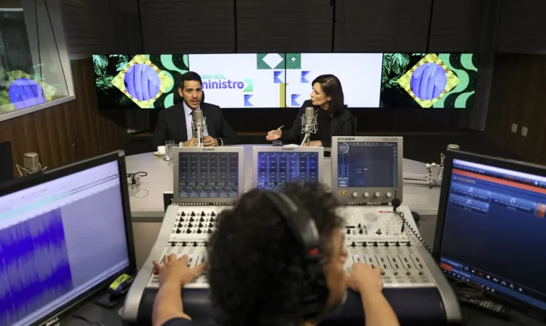 Ministro-da-Advocacia--Geral-da-União,-Jorge-Messias,-fala-sobre-as-ações-para-que-associações-e-pessoas-envolvidas-sejam-punidas-e-devolvam-recursos-para-aposentados-e-pensionistas-que-tiveram-descontos-indevidos-no-INSS.-Foto:-©-Marcelo-Camargo/-Agência-Brasil-tvt-news