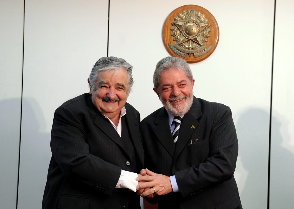 Líderes, políticos e movimentos lamentam morte de Mujica 5 morre-pepe-mujica-mujica-com-o-presidente-luiz-inacio-lula-da-silva-durante-a-campanha-presidencial-de-2009-foto-roosewelt-pinheiro-abr