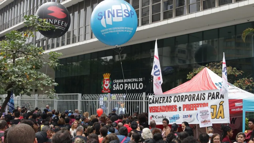 Professores e servidores municipais de SP encerram greve 1 professores-e-servidores-municipais-de-sp-encerram-greve-prefeitura-se-comprometeu-com-os-pontos-da-categoria-dos-professores-como-plano-de-climatizacao-foto-sinesp-tvt-news