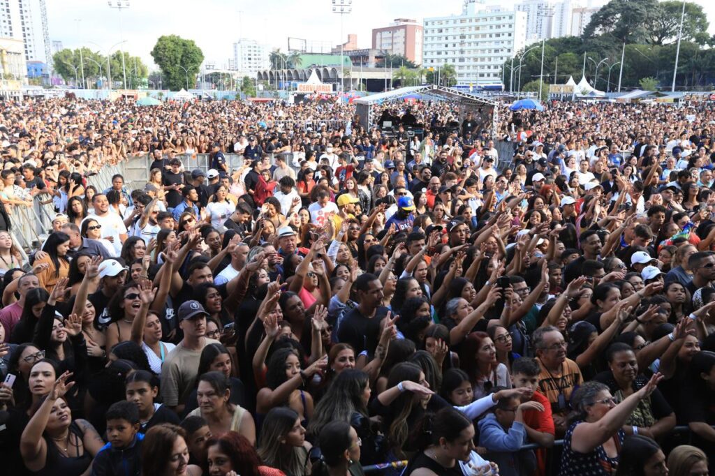 Memphis Depay participa do show de 1º de maio 2 primeiro-de-maio-no-abc-1-de-maio-dia-do-trabalhador-festa-do-1-de-maio-contou-com-mais-de-70-mil-pessoas-foto-1-de-maio-no-abc-sp-credito-dino-santos-tvt-news
